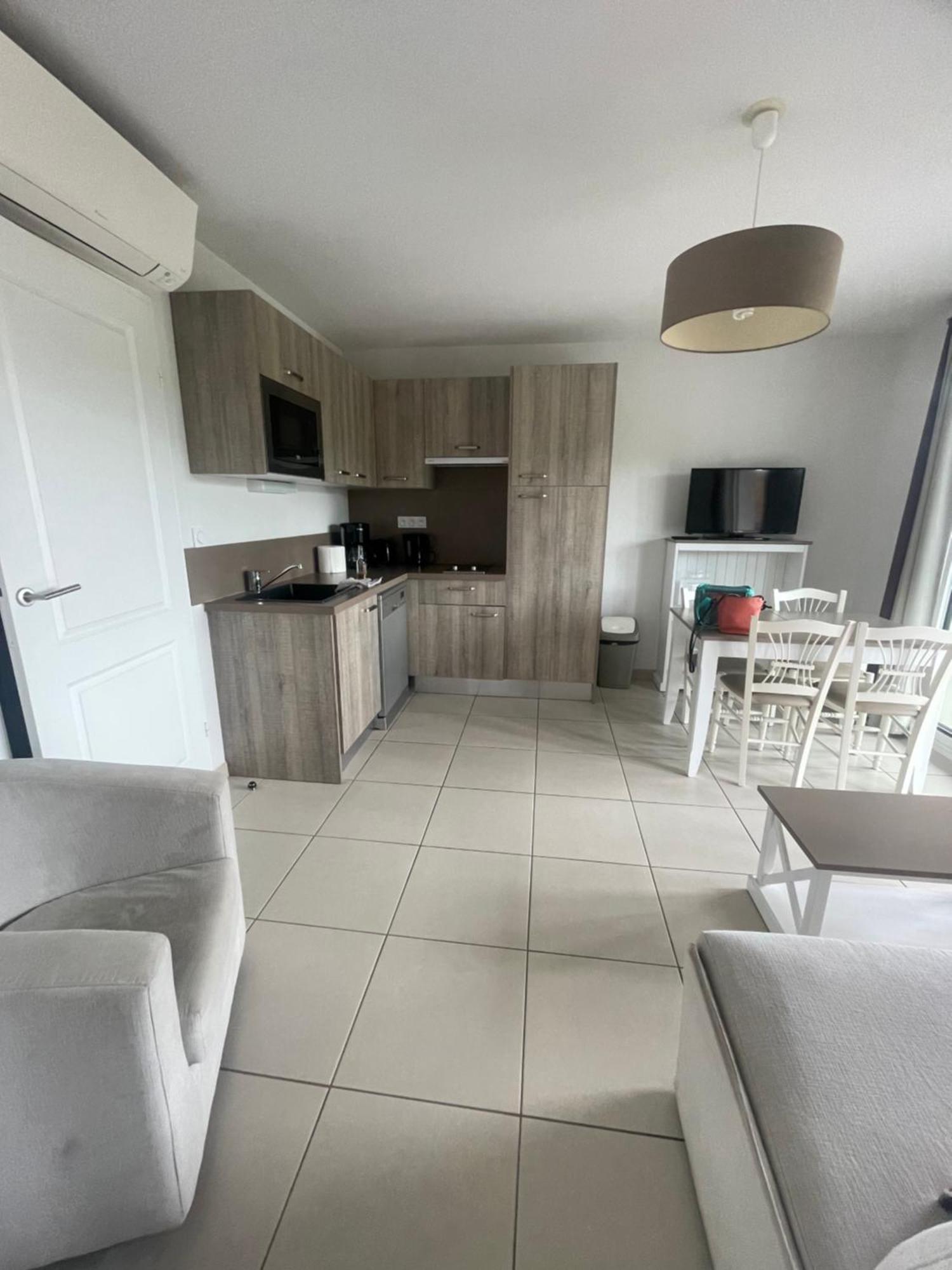 Meuble 6 Personnes Remoulins Exterior foto