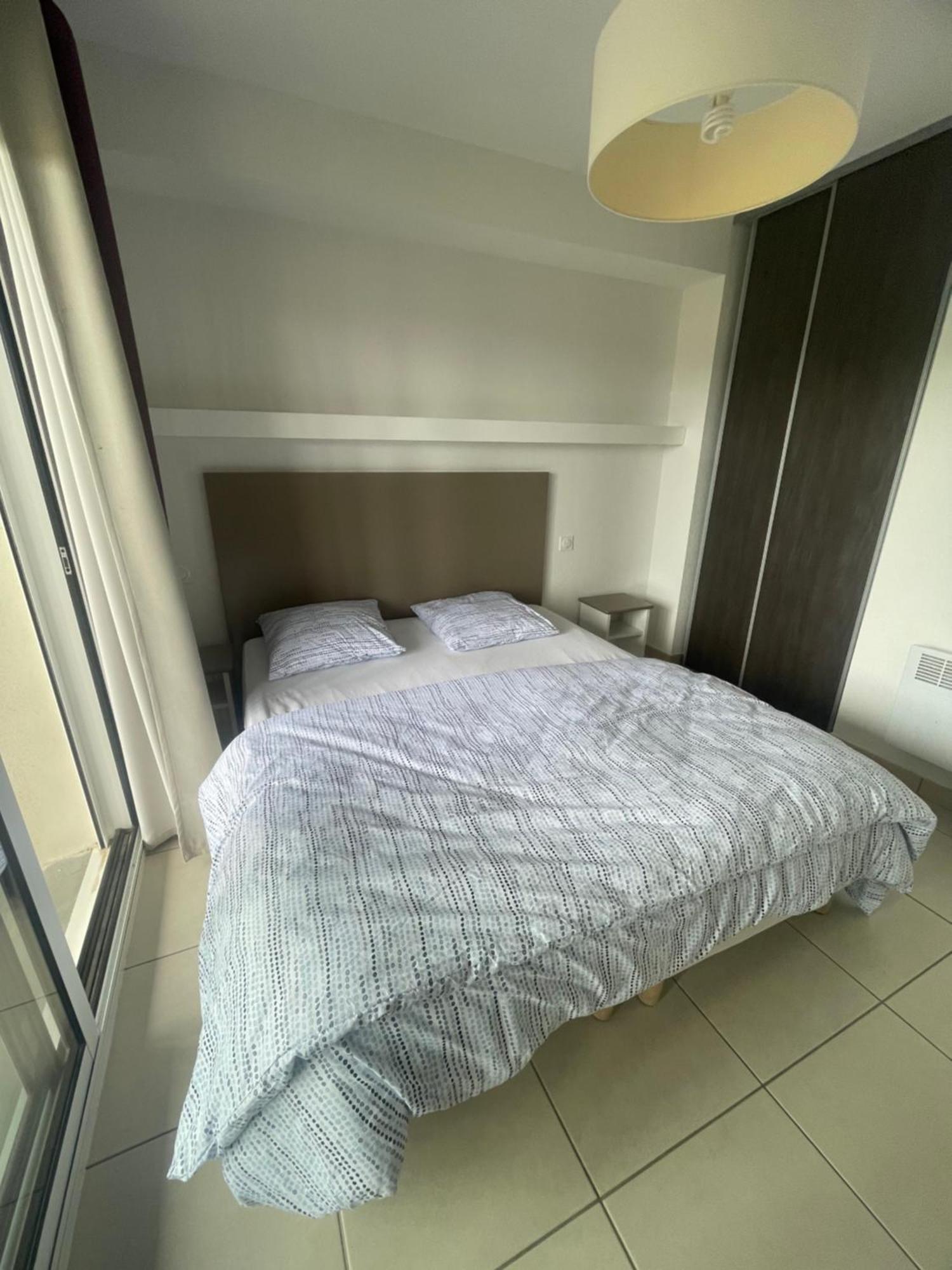 Meuble 6 Personnes Remoulins Exterior foto